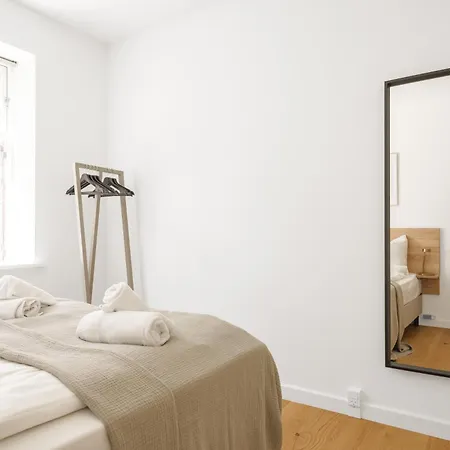 1-bed In Quiet Residential Area Apartment *